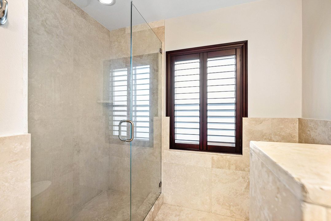 For Rent: $20,000 (3 beds, 2 baths, 3687 Square Feet)