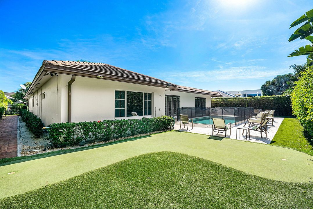 For Rent: $20,000 (3 beds, 2 baths, 3687 Square Feet)