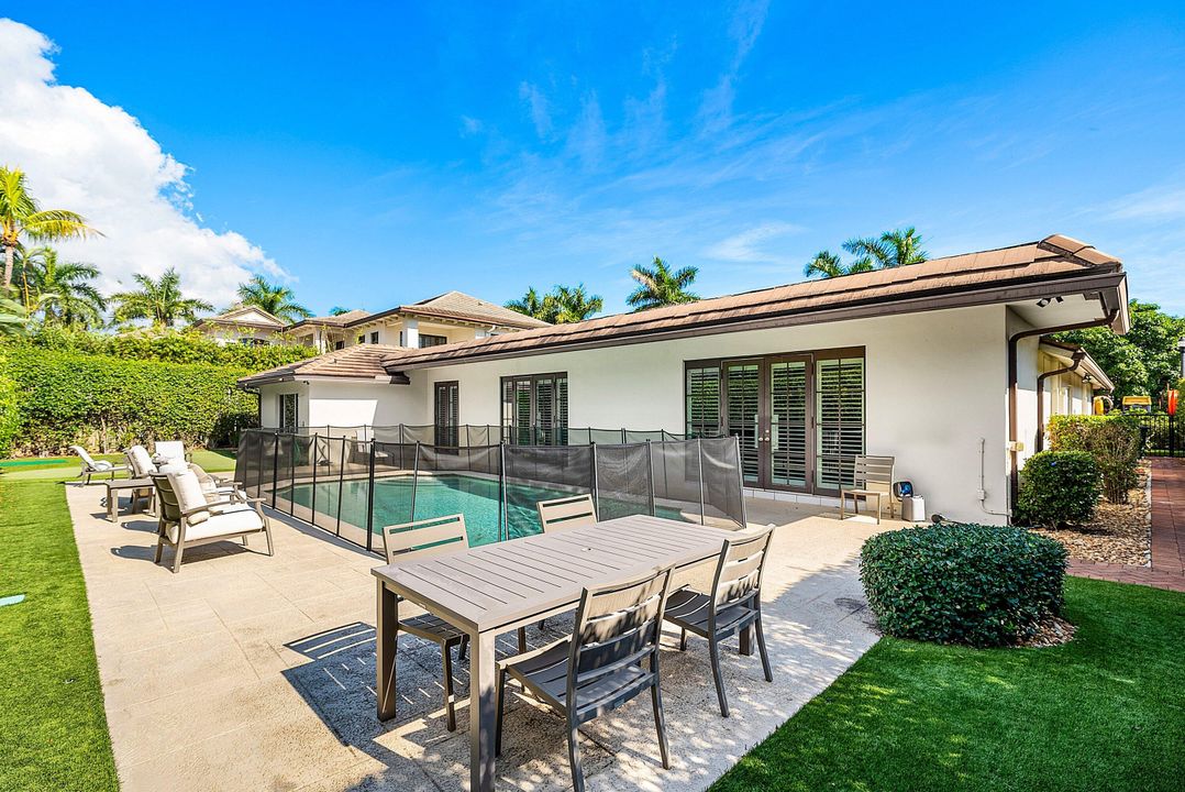 For Rent: $20,000 (3 beds, 2 baths, 3687 Square Feet)