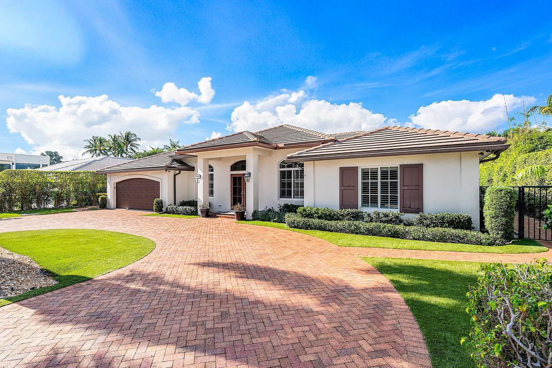 For Rent: $20,000 (3 beds, 2 baths, 3687 Square Feet)