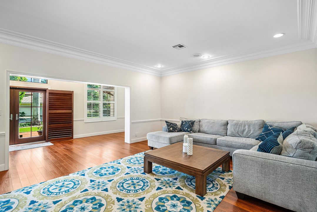 For Rent: $20,000 (3 beds, 2 baths, 3687 Square Feet)