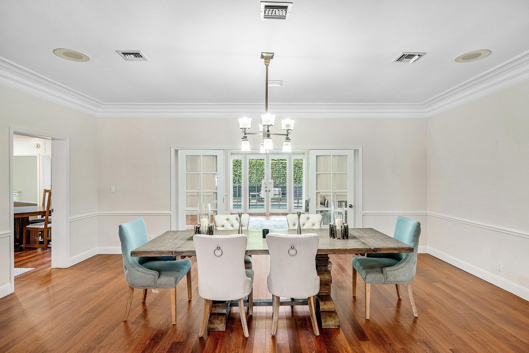 For Rent: $20,000 (3 beds, 2 baths, 3687 Square Feet)