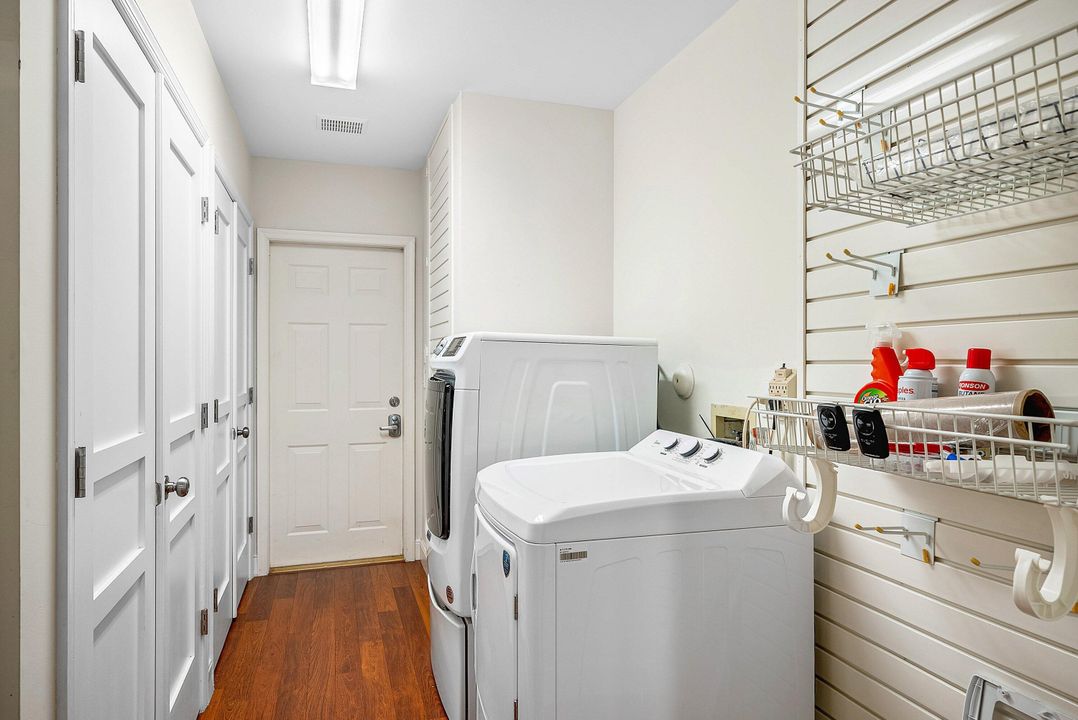 For Rent: $20,000 (3 beds, 2 baths, 3687 Square Feet)