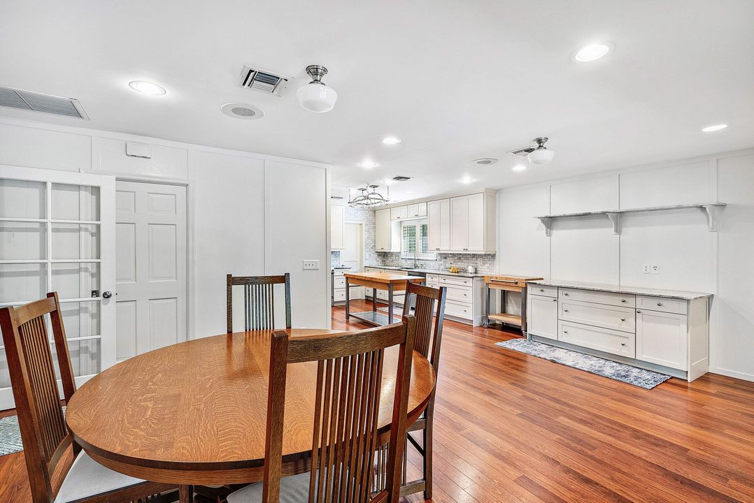 For Rent: $20,000 (3 beds, 2 baths, 3687 Square Feet)