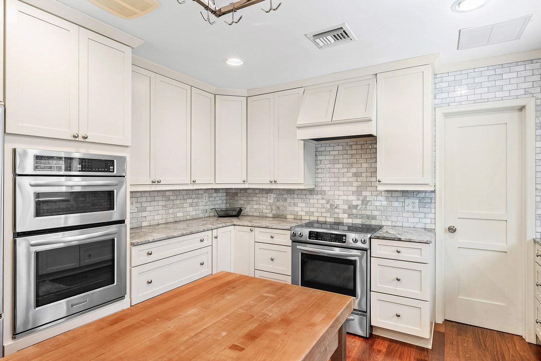 For Rent: $20,000 (3 beds, 2 baths, 3687 Square Feet)