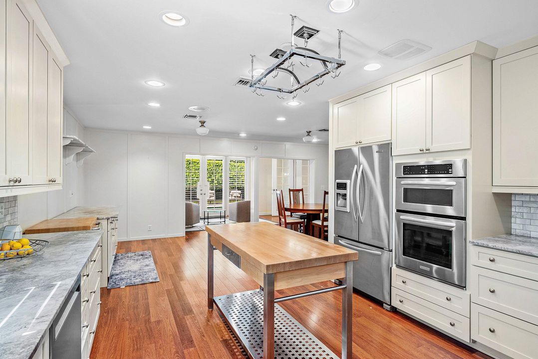 For Rent: $20,000 (3 beds, 2 baths, 3687 Square Feet)