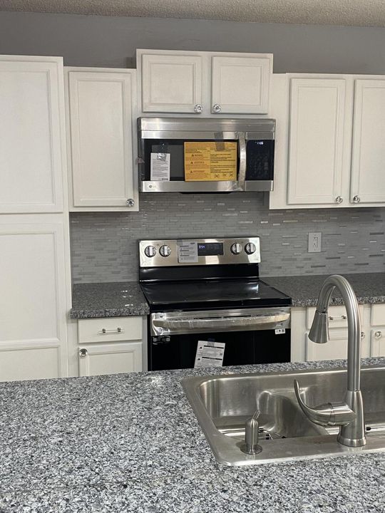 В аренду: $2,350 (2 спален, 2 ванн, 1236 Квадратных фут)