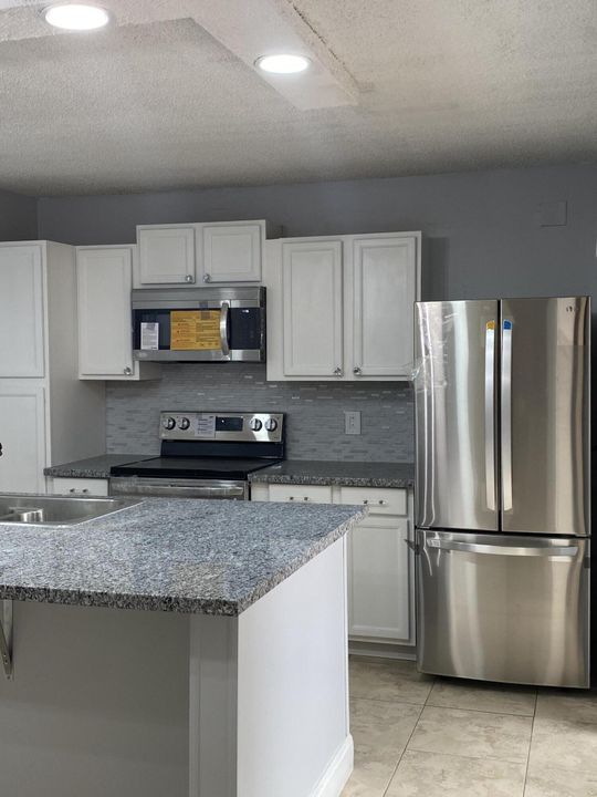 В аренду: $2,350 (2 спален, 2 ванн, 1236 Квадратных фут)