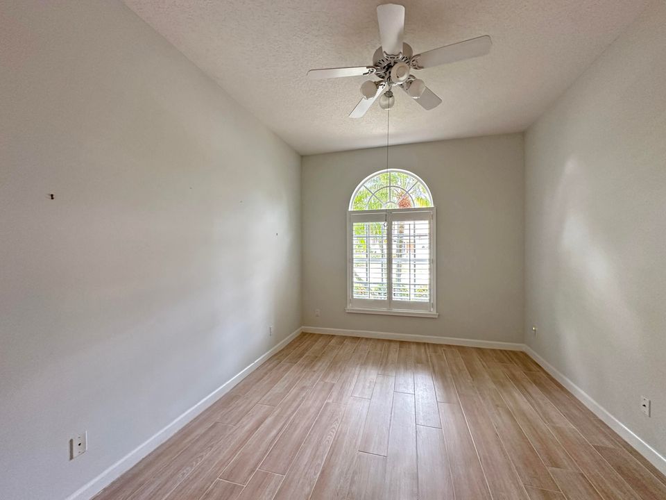 На продажу: $369,000 (3 спален, 2 ванн, 1749 Квадратных фут)