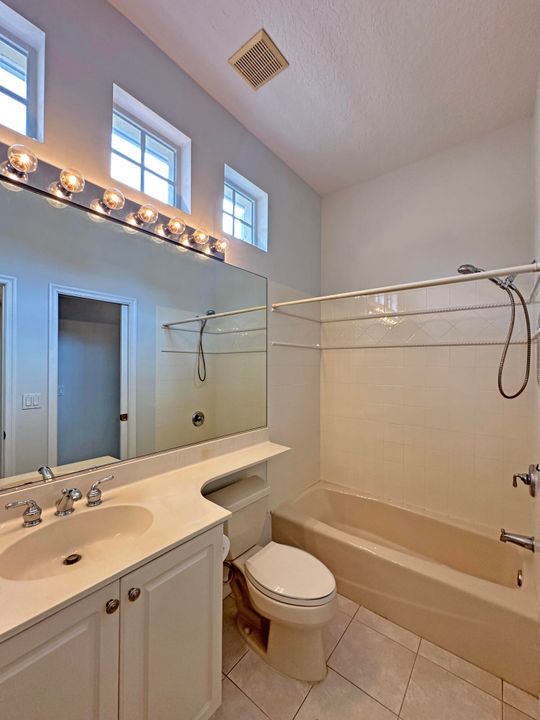 На продажу: $369,000 (3 спален, 2 ванн, 1749 Квадратных фут)