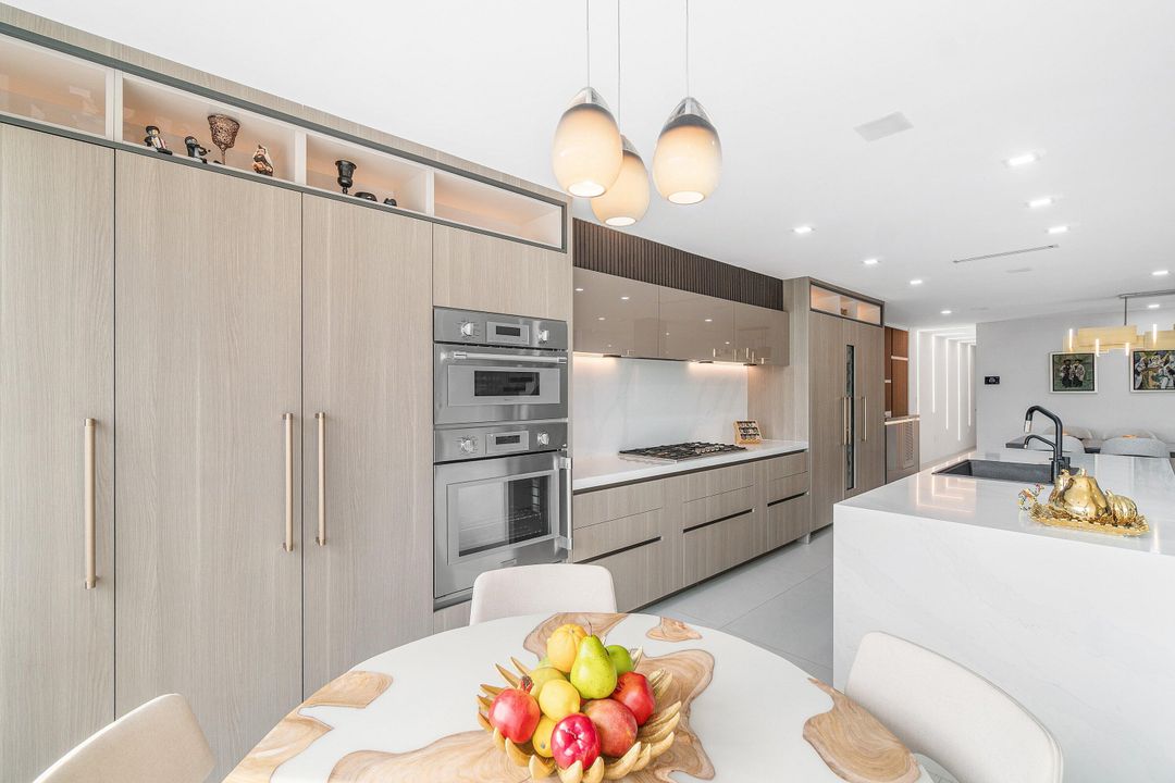 En Venta: $3,850,000 (4 camas, 3 baños, 3190 Pies cuadrados)