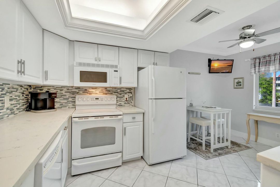 出租: $2,200 (2 贝兹, 2 浴室, 1044 平方英尺)