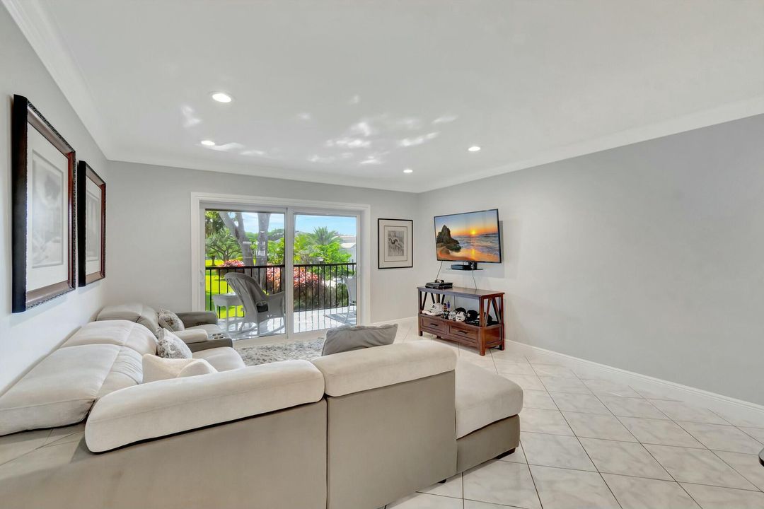 出租: $2,200 (2 贝兹, 2 浴室, 1044 平方英尺)