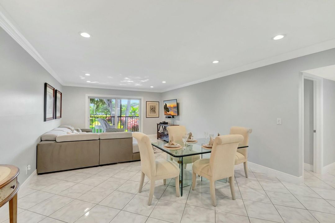 出租: $2,200 (2 贝兹, 2 浴室, 1044 平方英尺)