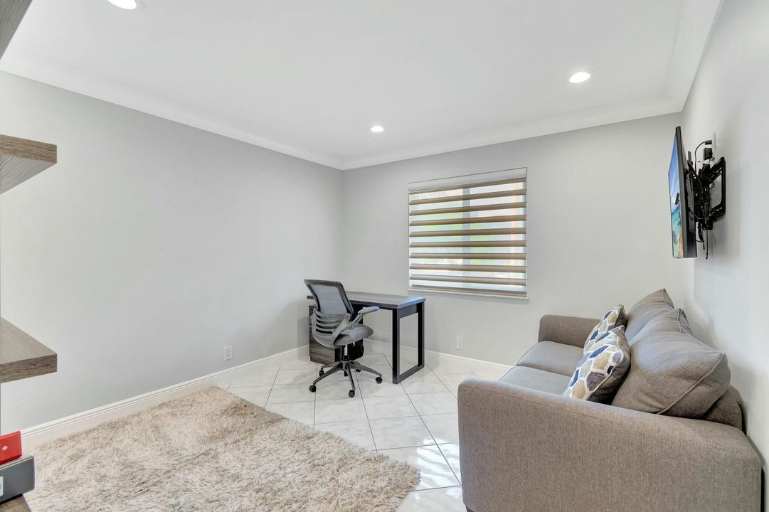 出租: $2,200 (2 贝兹, 2 浴室, 1044 平方英尺)