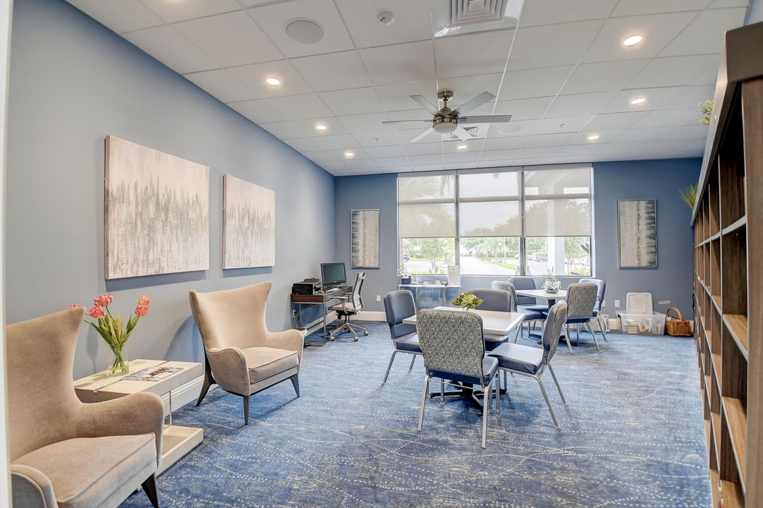 出租: $2,200 (2 贝兹, 2 浴室, 1044 平方英尺)