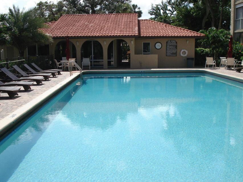 出租: $4,500 (2 贝兹, 2 浴室, 1170 平方英尺)