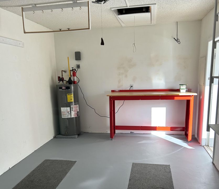 For Rent: $2,500 (2 beds, 2 baths, 1306 Square Feet)