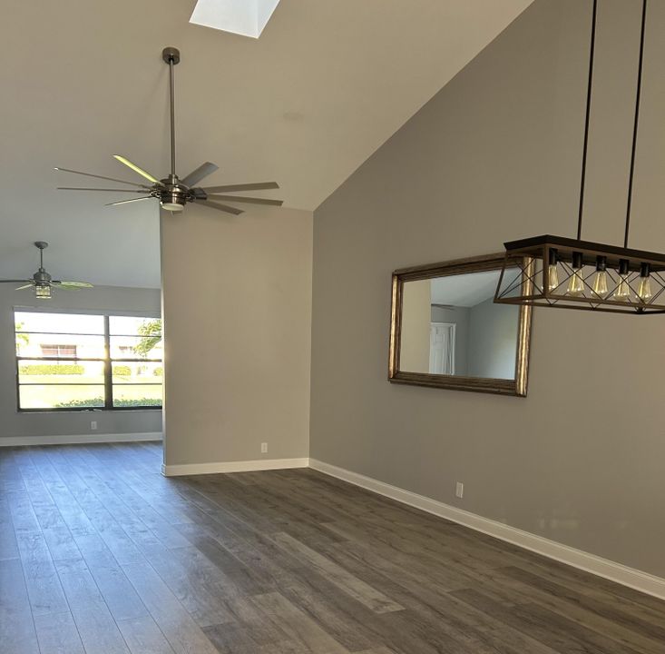 For Rent: $2,500 (2 beds, 2 baths, 1306 Square Feet)