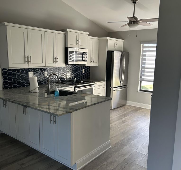 For Rent: $2,500 (2 beds, 2 baths, 1306 Square Feet)