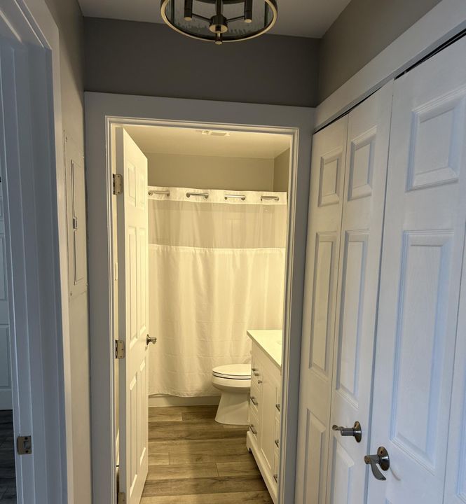 For Rent: $2,500 (2 beds, 2 baths, 1306 Square Feet)