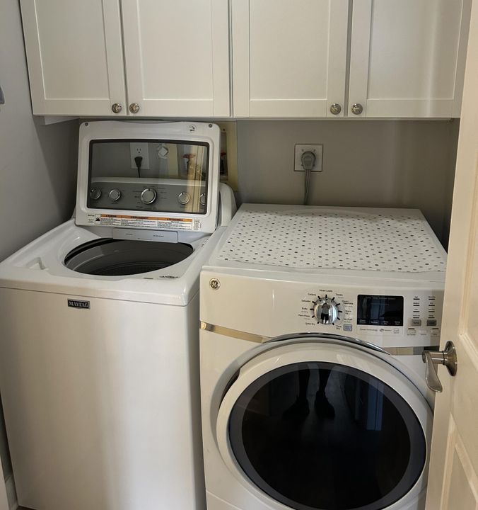 For Rent: $2,500 (2 beds, 2 baths, 1306 Square Feet)