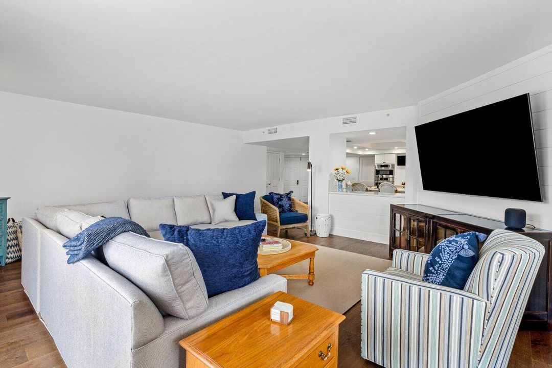 For Sale: $895,000 (2 beds, 2 baths, 1460 Square Feet)