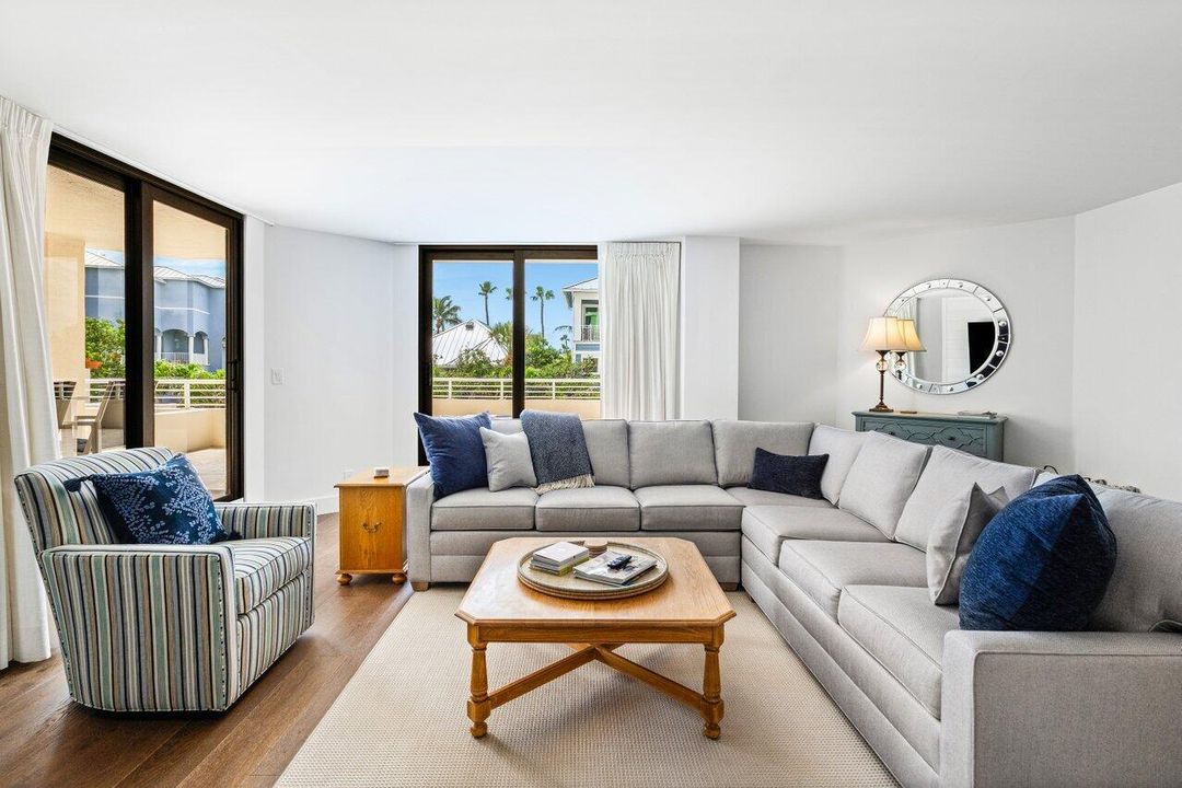 For Sale: $895,000 (2 beds, 2 baths, 1460 Square Feet)