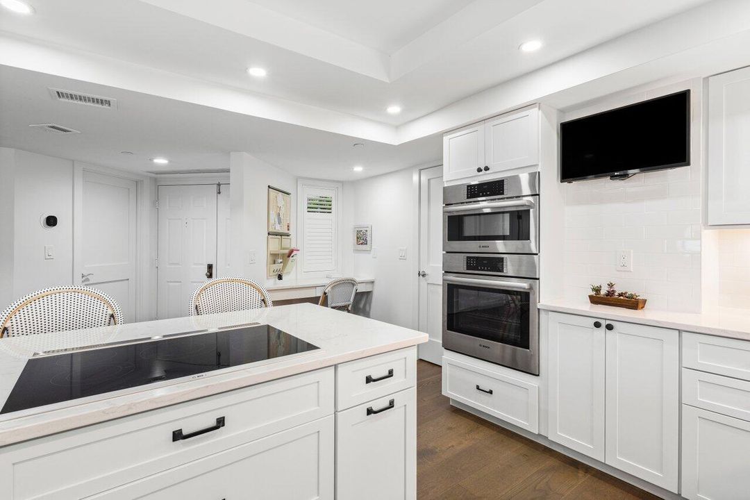 For Sale: $895,000 (2 beds, 2 baths, 1460 Square Feet)