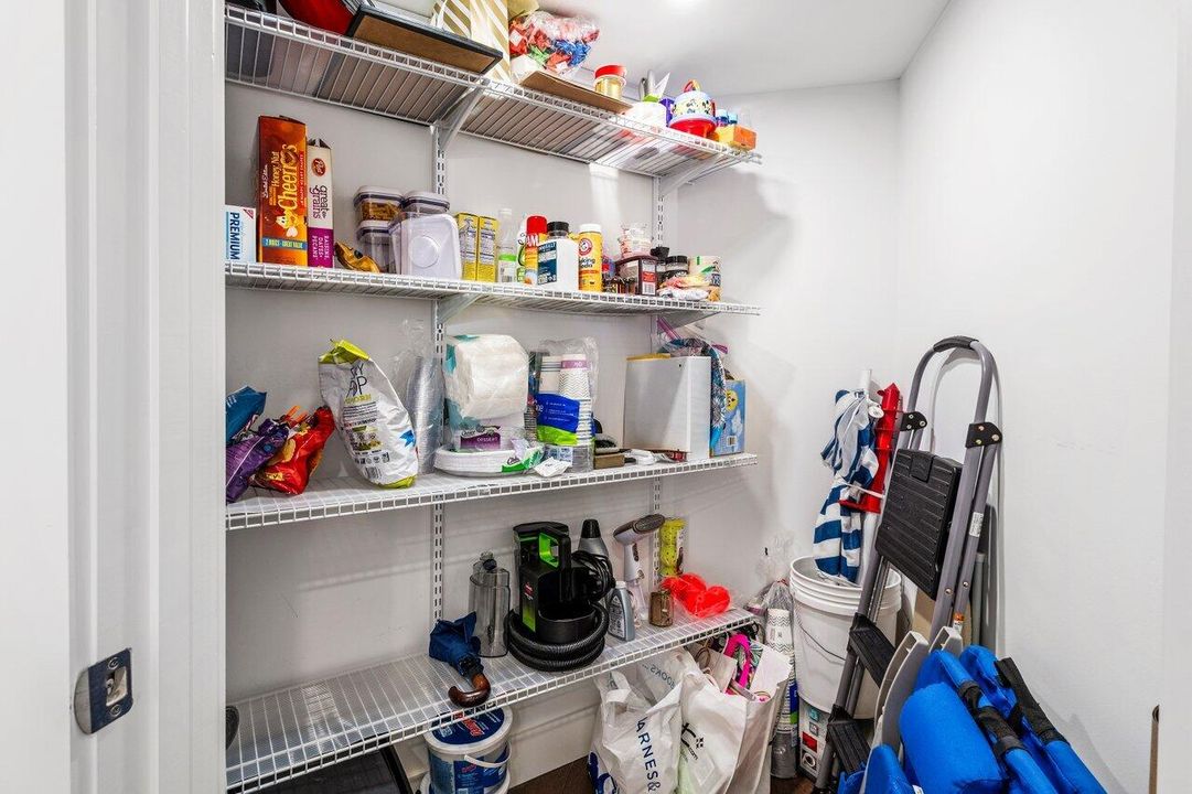 For Sale: $895,000 (2 beds, 2 baths, 1460 Square Feet)