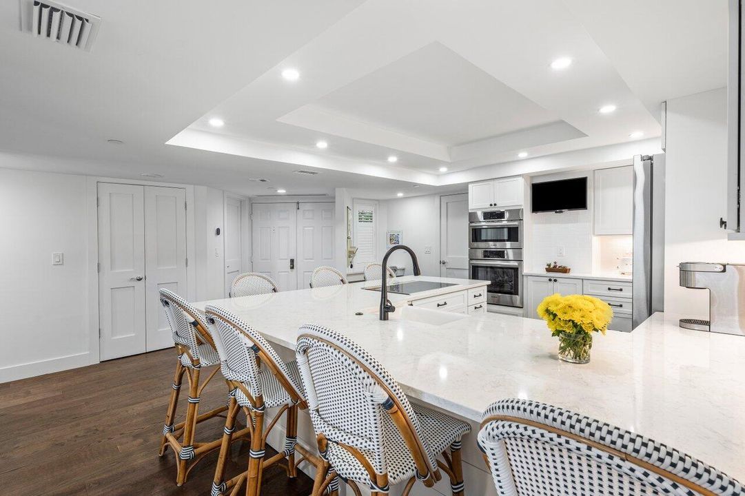 For Sale: $895,000 (2 beds, 2 baths, 1460 Square Feet)