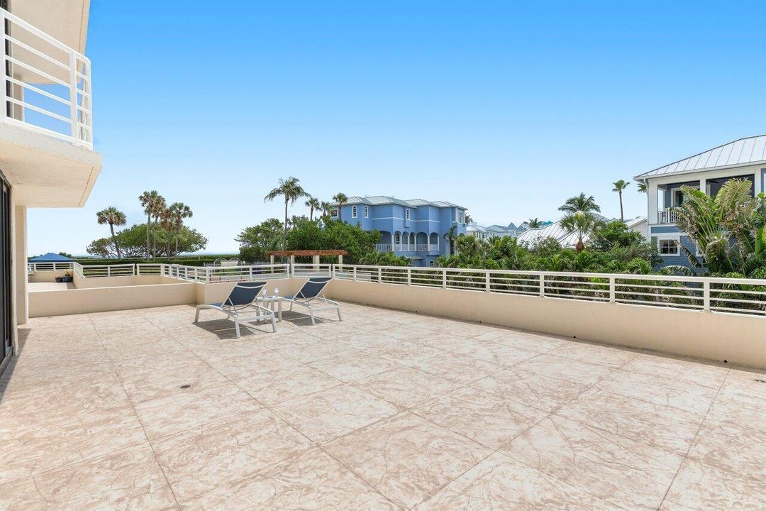 For Sale: $895,000 (2 beds, 2 baths, 1460 Square Feet)