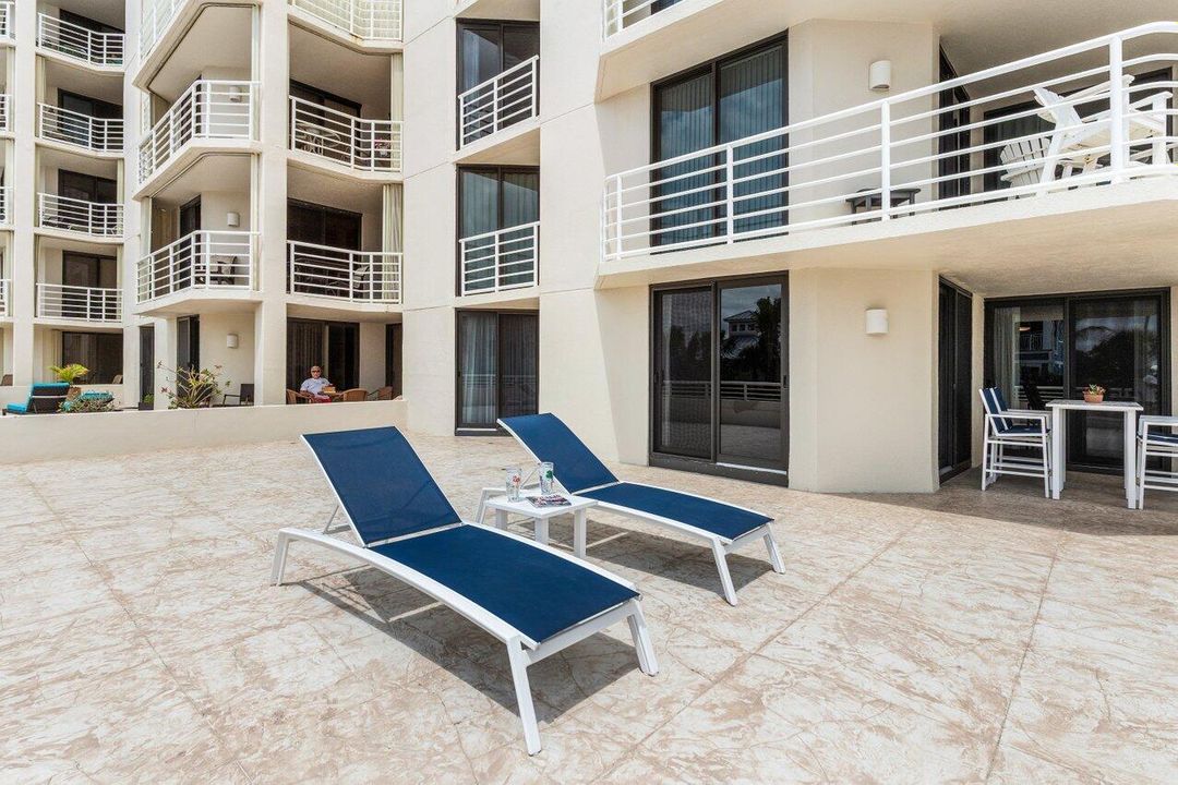 For Sale: $895,000 (2 beds, 2 baths, 1460 Square Feet)