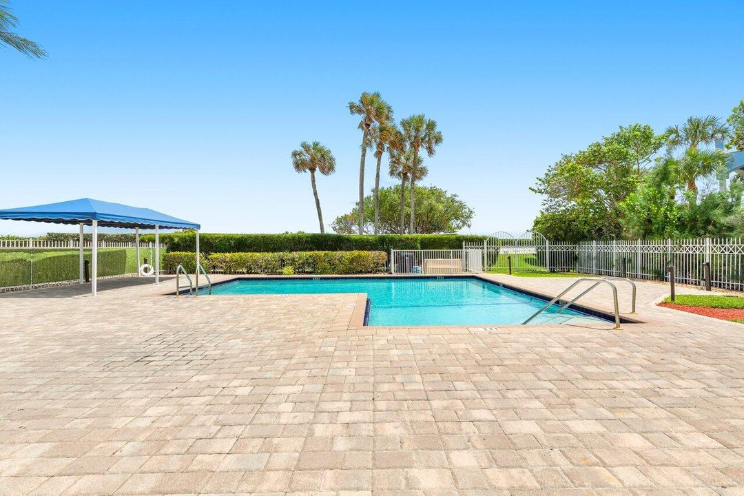 For Sale: $895,000 (2 beds, 2 baths, 1460 Square Feet)