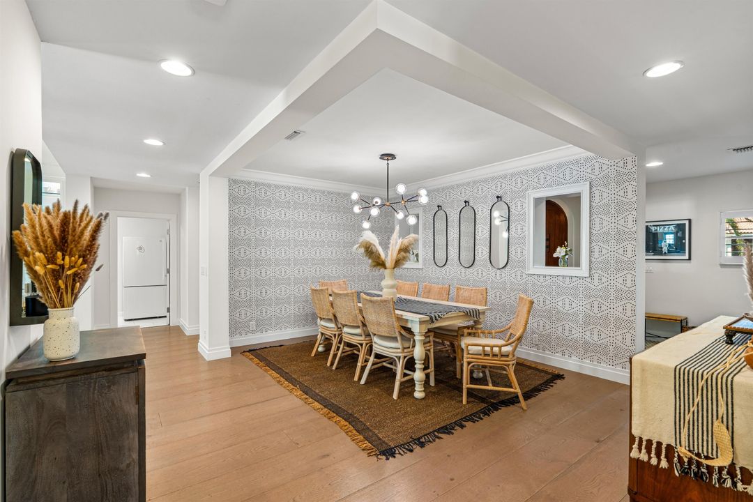 For Sale: $3,695,000 (4 beds, 4 baths, 3804 Square Feet)