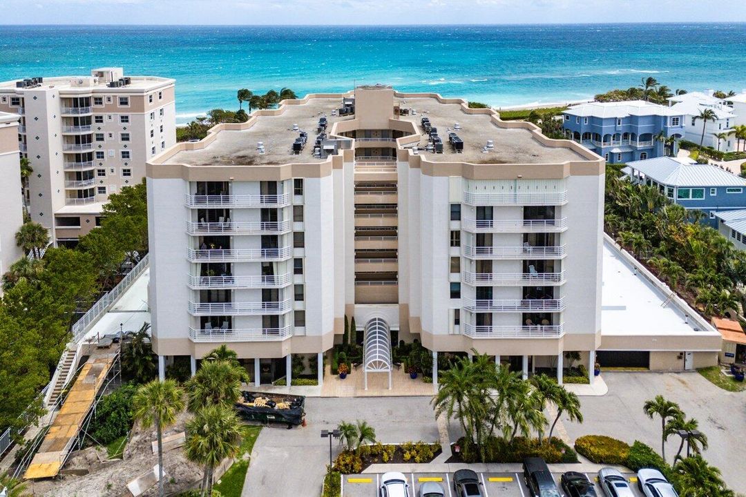 For Sale: $895,000 (2 beds, 2 baths, 1460 Square Feet)