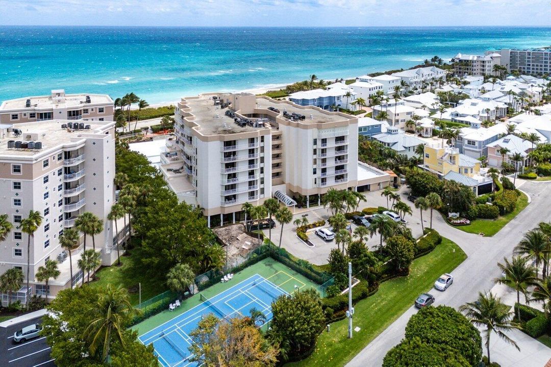 For Sale: $895,000 (2 beds, 2 baths, 1460 Square Feet)