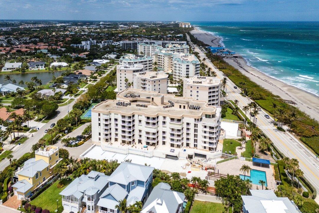 For Sale: $895,000 (2 beds, 2 baths, 1460 Square Feet)