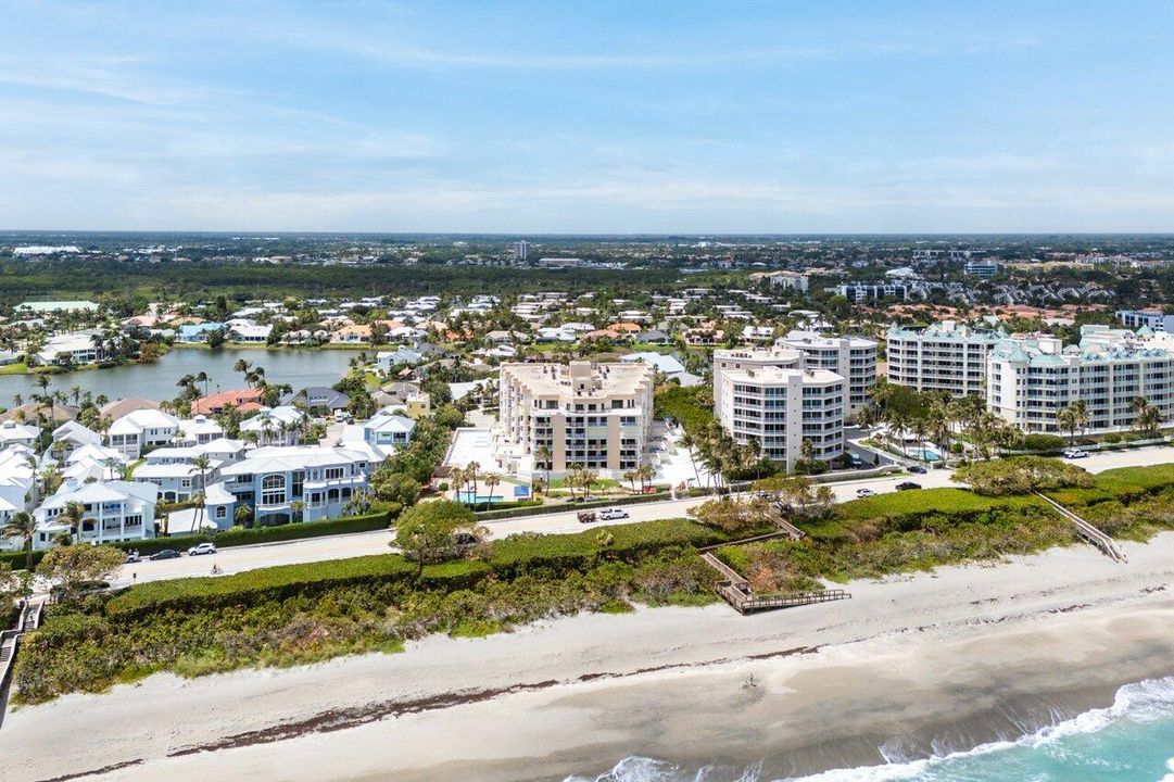 For Sale: $895,000 (2 beds, 2 baths, 1460 Square Feet)