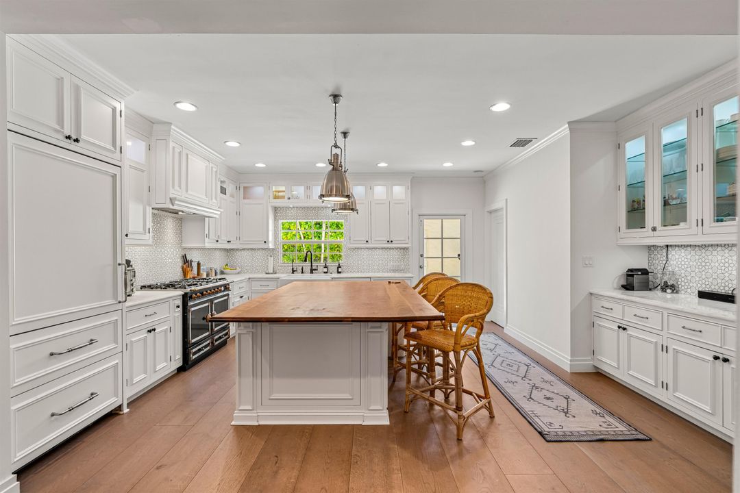 For Sale: $3,695,000 (4 beds, 4 baths, 3804 Square Feet)