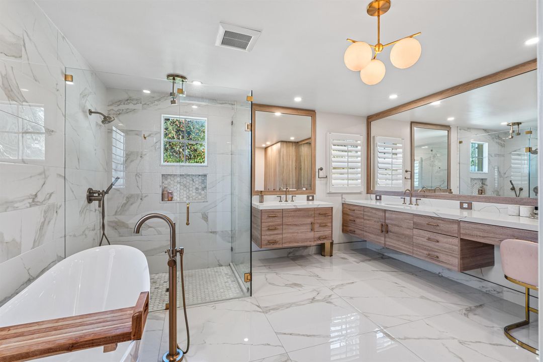 For Sale: $3,695,000 (4 beds, 4 baths, 3804 Square Feet)