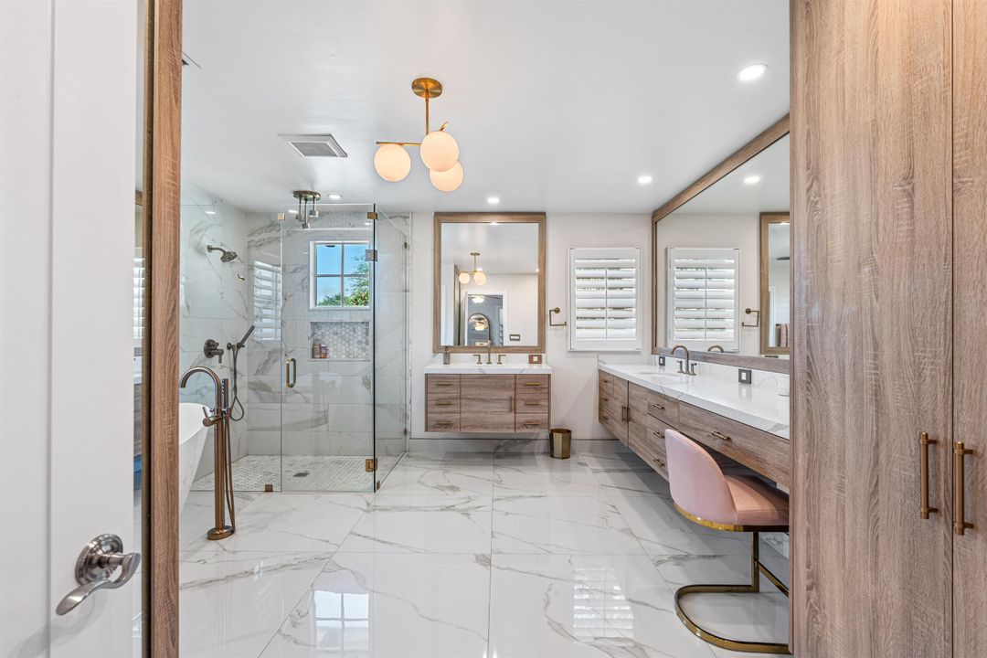 For Sale: $3,695,000 (4 beds, 4 baths, 3804 Square Feet)