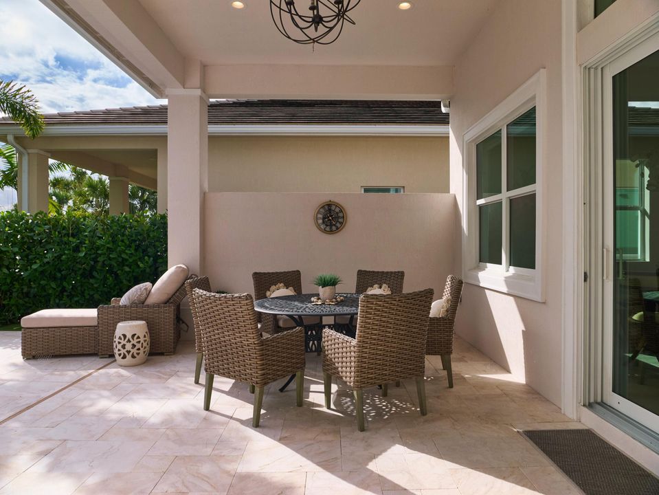 For Sale: $1,200,000 (3 beds, 2 baths, 2434 Square Feet)