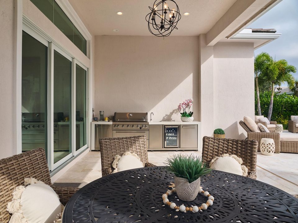 For Sale: $1,200,000 (3 beds, 2 baths, 2434 Square Feet)