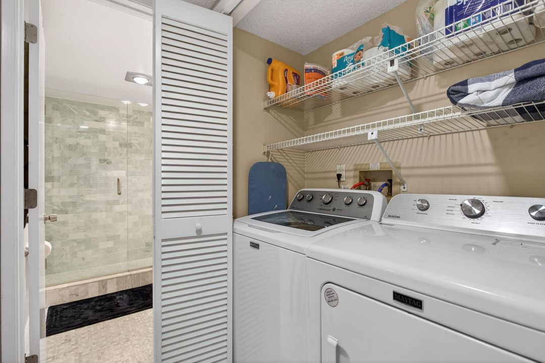 待售: $290,000 (2 贝兹, 2 浴室, 1351 平方英尺)