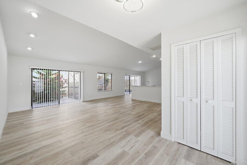 For Sale: $569,900 (3 beds, 2 baths, 1782 Square Feet)