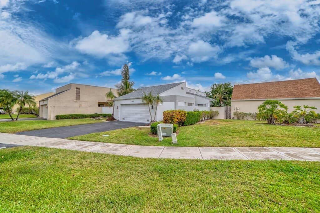 For Sale: $569,900 (3 beds, 2 baths, 1782 Square Feet)