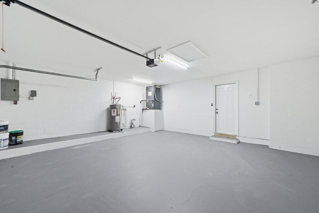 For Sale: $569,900 (3 beds, 2 baths, 1782 Square Feet)