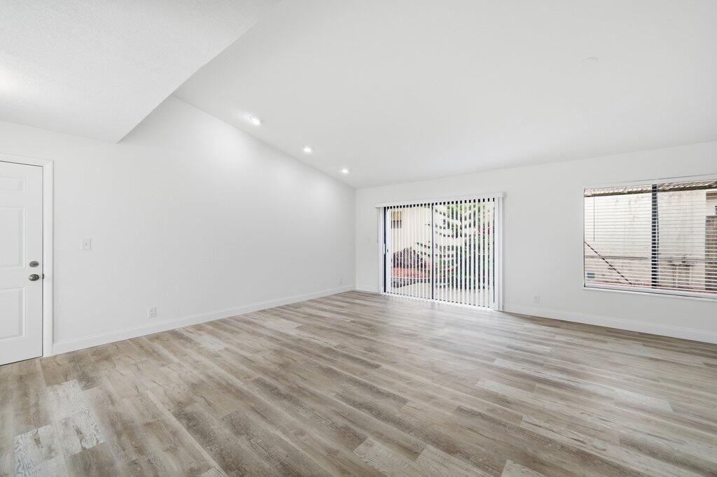 For Sale: $569,900 (3 beds, 2 baths, 1782 Square Feet)