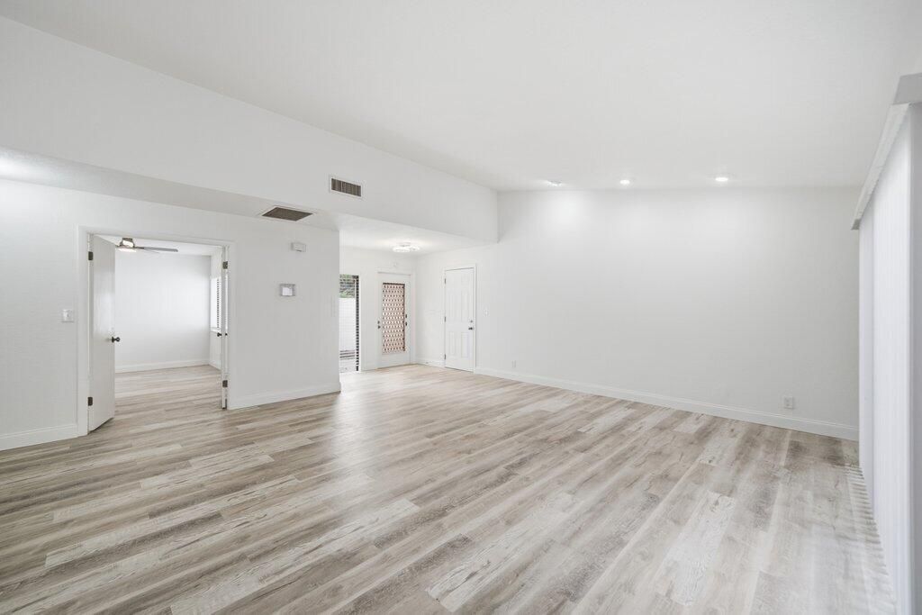 For Sale: $569,900 (3 beds, 2 baths, 1782 Square Feet)